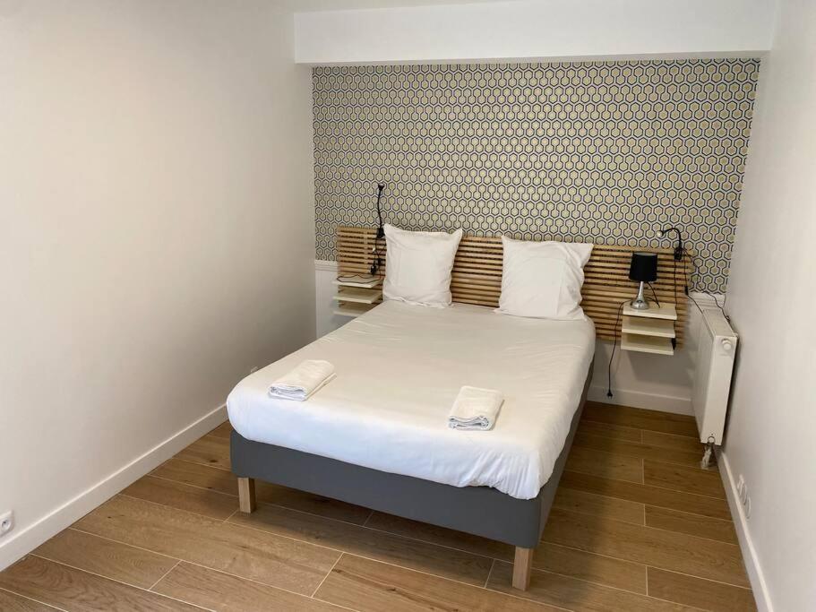 The apartment has 1 bedroom