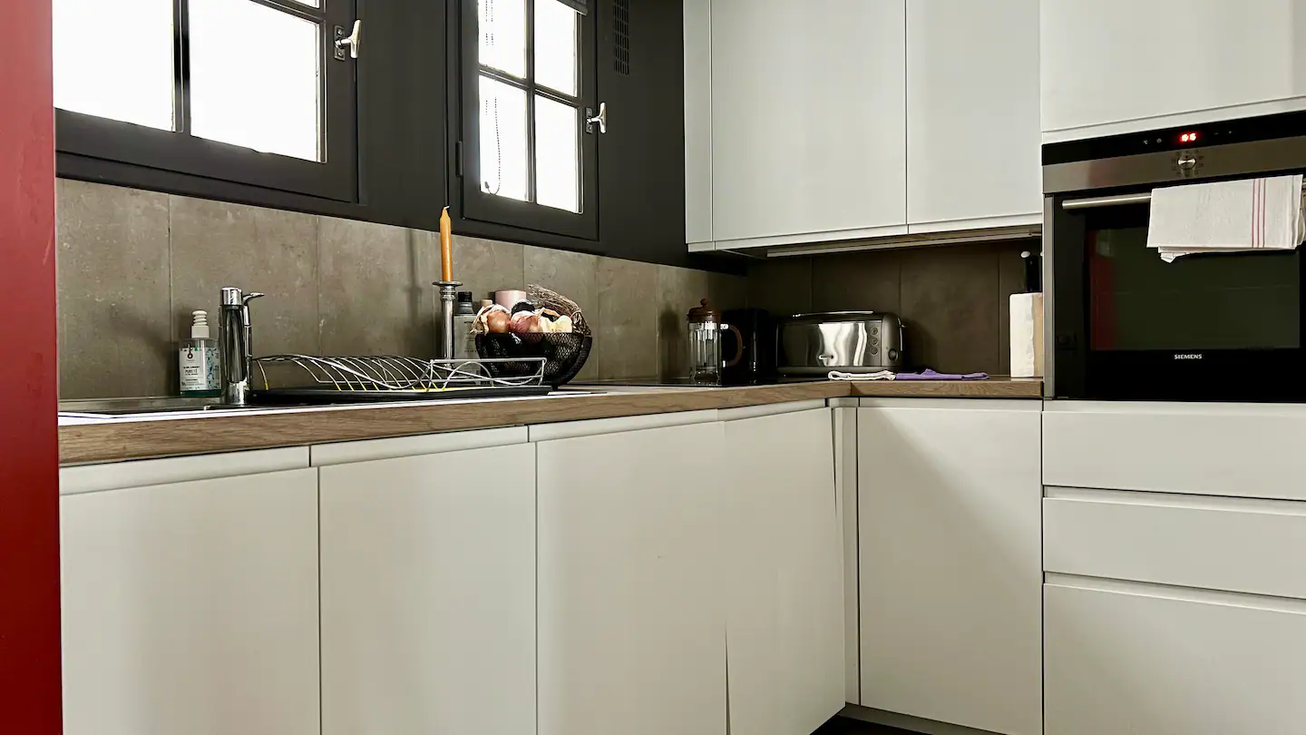 Fully equipped separate kitchen