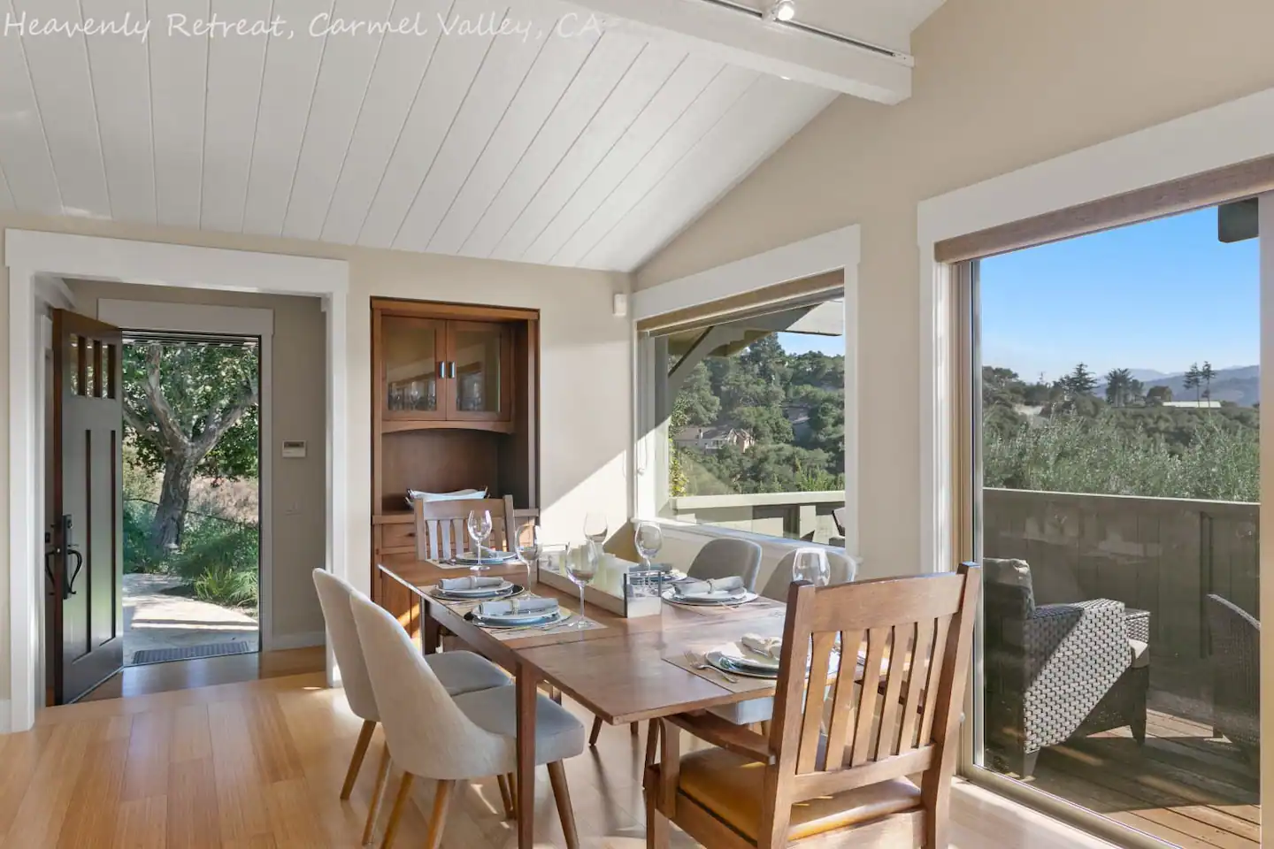 Flow seamlessly between the living and dining space