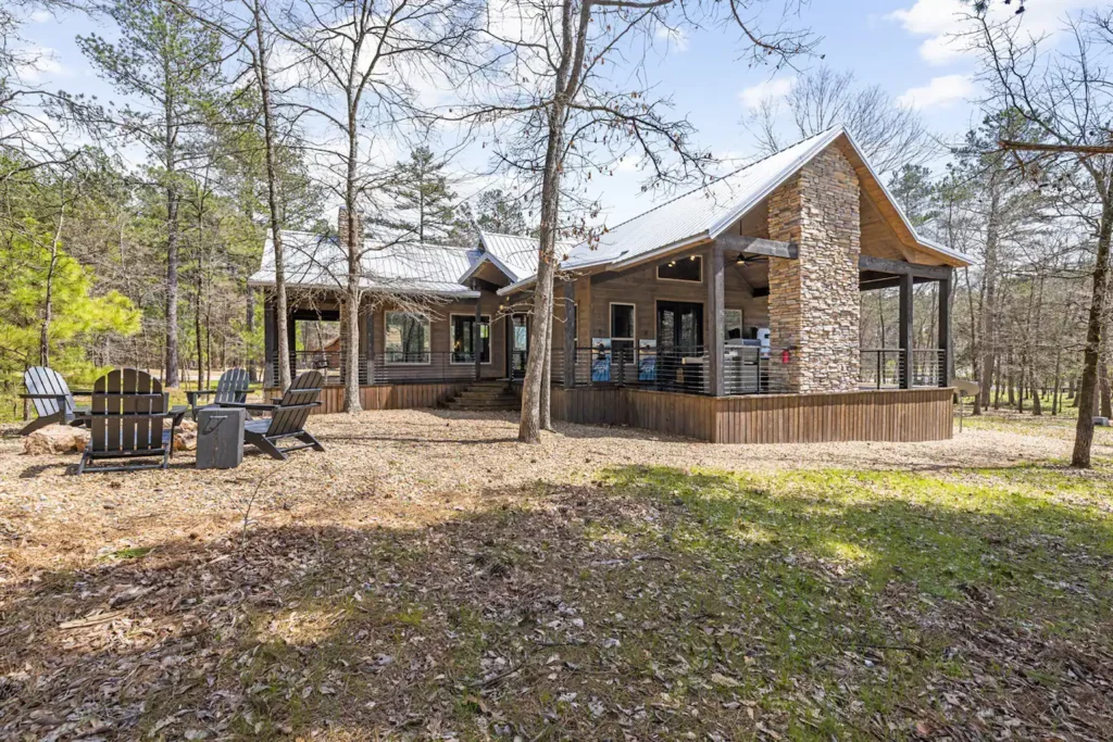 The perfect cabin for a luxury couples getaway.
